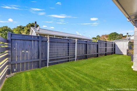 Photo of property in 1/58 Riversdale Drive, Merrilands, New Plymouth, 4312
