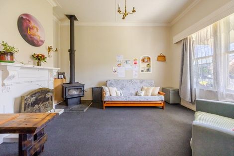 Photo of property in 53 Waverley Street, Waipawa, 4210