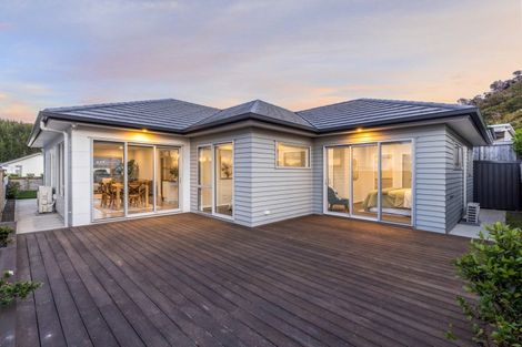 Photo of property in 18 Schooner Drive, Whitby, Porirua, 5024