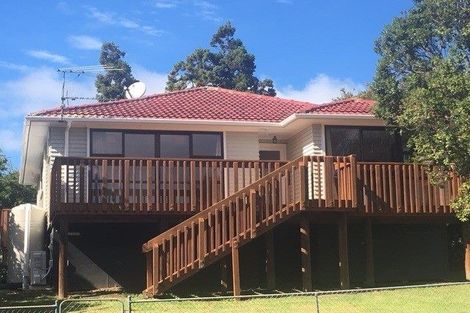 Photo of property in 35 Taipari Road, Te Atatu Peninsula, Auckland, 0610