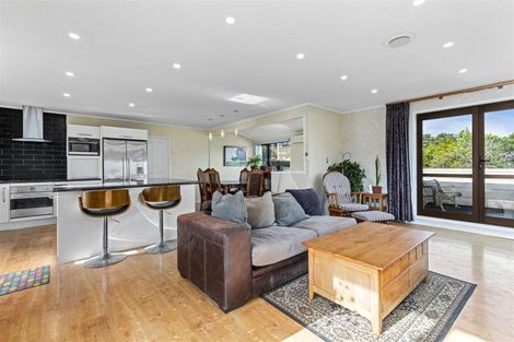 Photo of property in 27 Hale Crescent, Bayview, Auckland, 0629