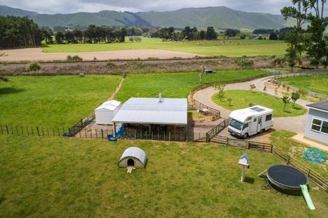 Photo of property in 78 Tamatarau Road, Tokomaru, Palmerston North, 4474