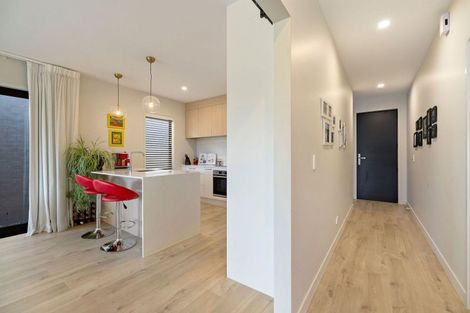 Photo of property in 12 Chapman Way, Jacks Point, 9371