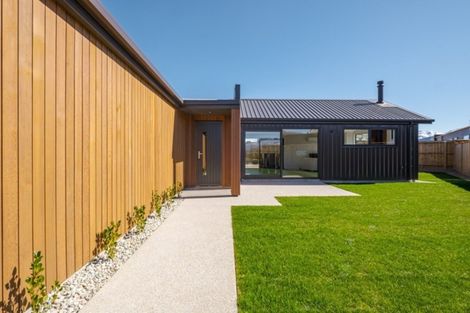 Photo of property in 5 Merivale Avenue, Wanaka, 9305