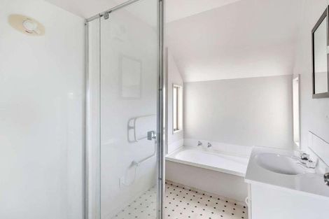 Photo of property in 4/17 Longley Place, Addington, Christchurch, 8024