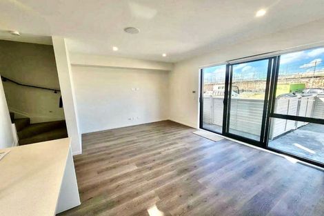 Photo of property in 16 Te Napi Drive, Takanini, 2112