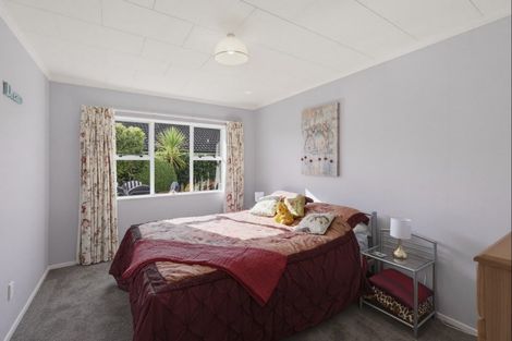 Photo of property in 16 Easton Way, Levin, 5510