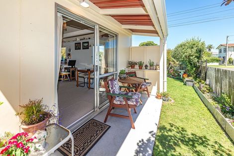 Photo of property in 6a Nikau Street, Tawhero, Whanganui, 4501