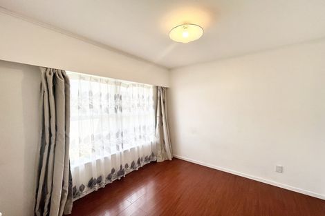 Photo of property in 2/8 Manuka Road, Glenfield, Auckland, 0629