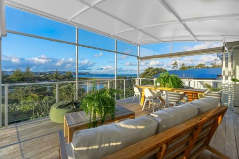 Photo of property in 1/53 Rosario Crescent, Red Beach, 0932