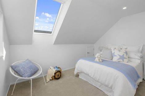 Photo of property in 19 Beachville Road, Redcliffs, Christchurch, 8081