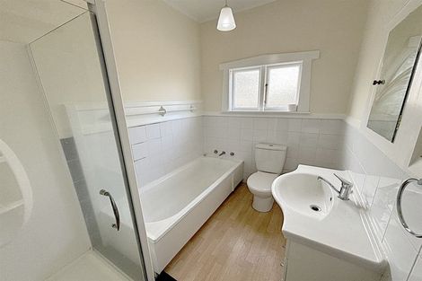 Photo of property in 39 Straven Road, Riccarton, Christchurch, 8011