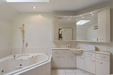 Photo of property in 60 Regent's Park Drive, Casebrook, Christchurch, 8051