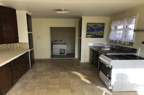 Photo of property in 23 Hill Crescent, New Lynn, Auckland, 0600