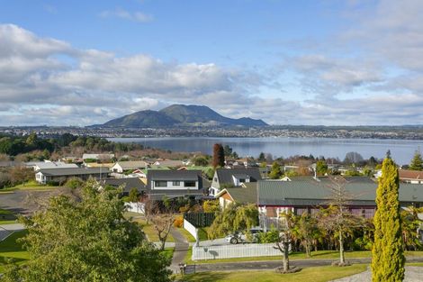Photo of property in 15 Cherry Lane, Acacia Bay, Taupo, 3330