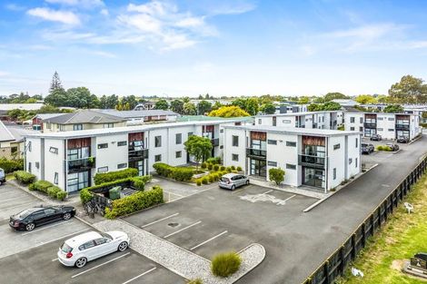 Photo of property in 1/69 Mckenzie Road, Mangere Bridge, Auckland, 2022