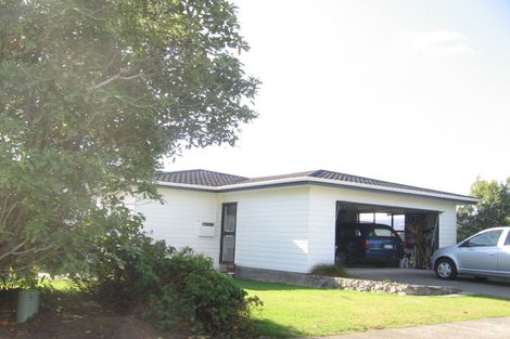 Photo of property in 2 Sailmaker Close, Whitby, Porirua, 5024