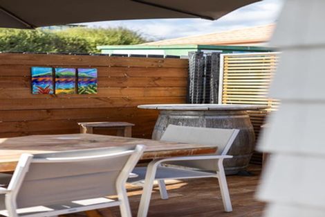 Photo of property in 58 Vodanovich Road, Te Atatu South, Auckland, 0610