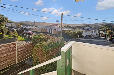 Photo of property in 3 Terrance Grove, Paparangi, Wellington, 6037