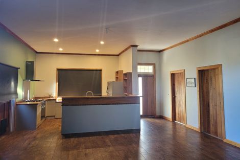 Photo of property in 9 Ruataniwha Street, Waipawa, 4210