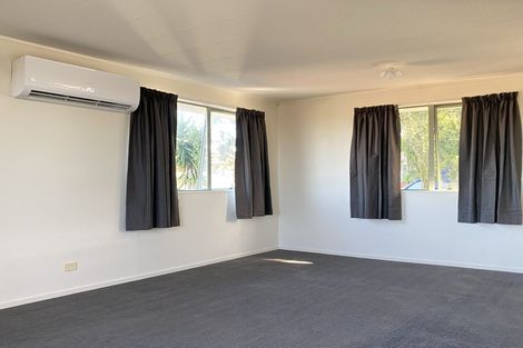 Photo of property in 10 Cloghan Close, Massey, Auckland, 0614