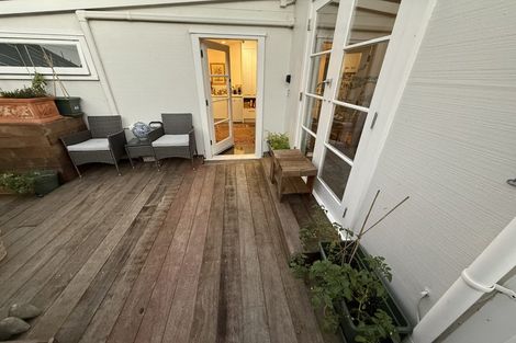 Photo of property in 5 Stafford Street, Mount Victoria, Wellington, 6011