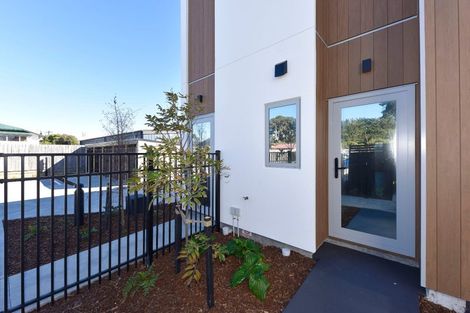 Photo of property in 2/6 Bowhill Road, New Brighton, Christchurch, 8083