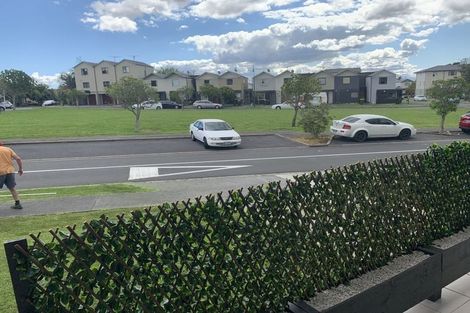 Photo of property in 2/1 Opito Way, East Tamaki, Auckland, 2013
