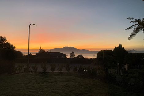 Photo of property in 16 Isobel Street, Acacia Bay, Taupo, 3330