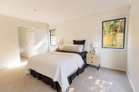 Photo of property in 2a Stella Grove, Newlands, Wellington, 6037