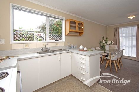 Photo of property in 2/44 Hills Road, Edgeware, Christchurch, 8013