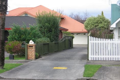 Photo of property in 16 Palm Avenue, Hokowhitu, Palmerston North, 4410