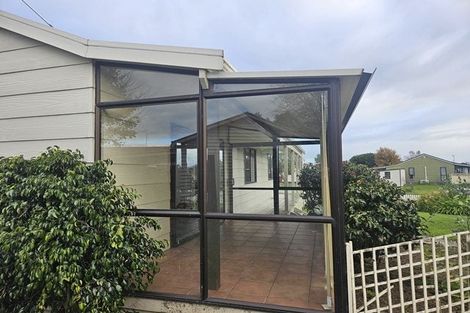 Photo of property in 14 Gladys Place, Kelvin Grove, Palmerston North, 4414