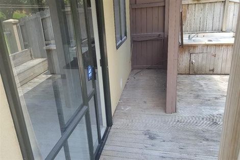 Photo of property in 26/8 Margan Avenue, New Lynn, Auckland, 0600