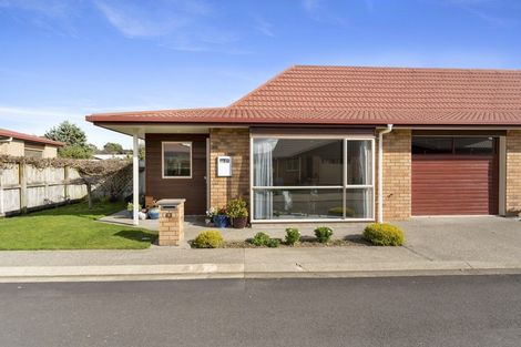 Photo of property in Rangeview Villas, 63/9 Fuller Close, Levin, 5510