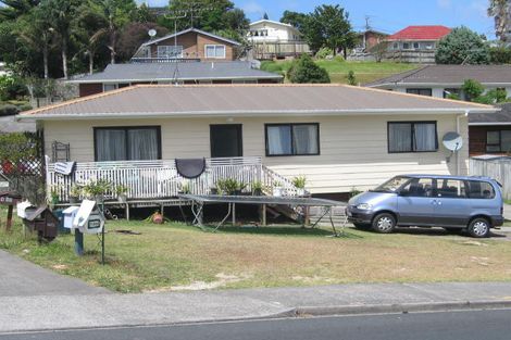 Photo of property in 2/139 Spinella Drive, Bayview, Auckland, 0629