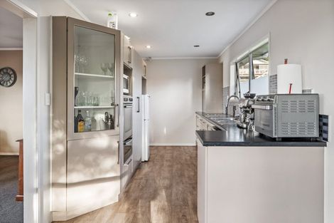 Photo of property in 11 Seakens Way, Glen Eden, Auckland, 0602