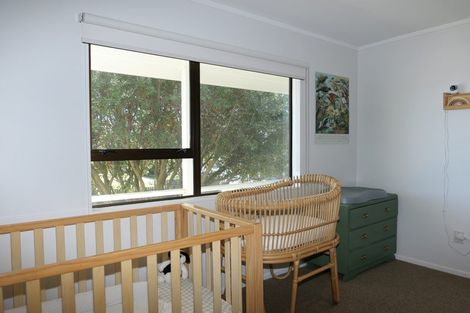 Photo of property in 27 Titoki Road, Waikanae Beach, Waikanae, 5036