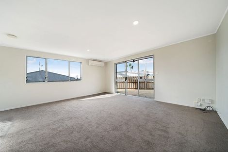 Photo of property in 24a/1 Waimumu Road, Massey, Auckland, 0614
