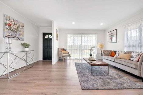 Photo of property in 13 Eroni Clarke Close, Flat Bush, Auckland, 2019