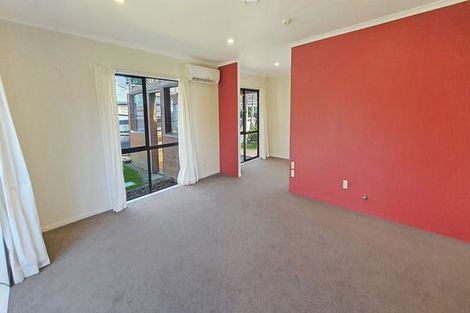Photo of property in 33 Pitt Avenue, Clendon Park, Auckland, 2103