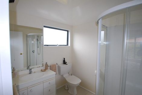 Photo of property in 122 Westchester Drive, Churton Park, Wellington, 6037