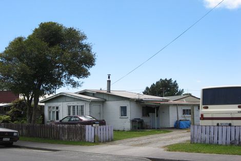 Photo of property in 1 Derby Street, Westport, 7825