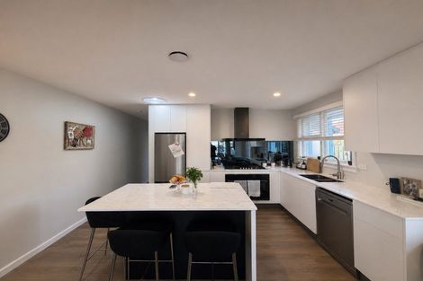 Photo of property in 2/28 Hampton Place, Burnside, Christchurch, 8053