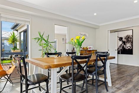 Photo of property in 8 Milkers Gate, Parklands, Christchurch, 8083