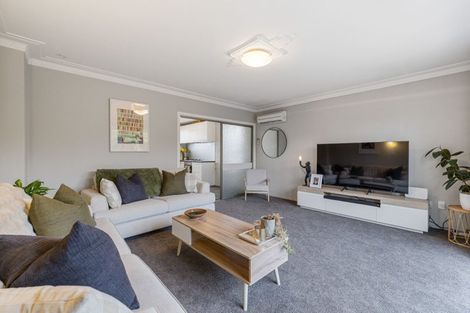 Photo of property in 2/40a Brookside Terrace, Bryndwr, Christchurch, 8053