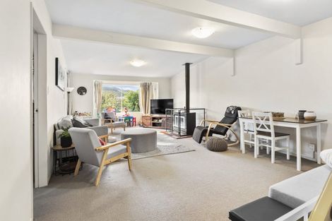 Photo of property in The Triangle, 4/33 Halswater Drive, Churton Park, Wellington, 6037