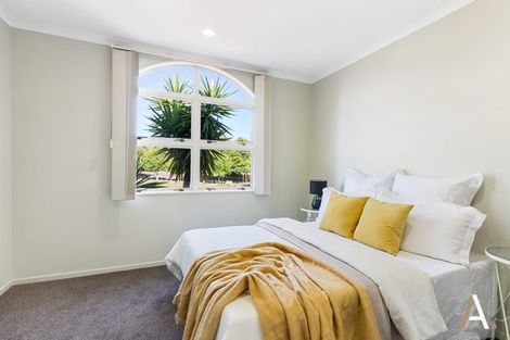 Photo of property in 8 Lime Crescent, Papakura, 2110