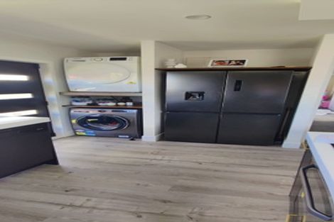 Photo of property in 95 Keegan Drive, Massey, Auckland, 0614