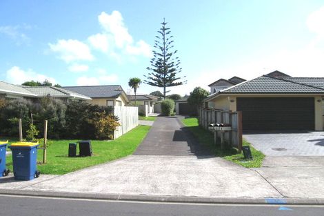 Photo of property in 6 Zefiro Drive, Massey, Auckland, 0614